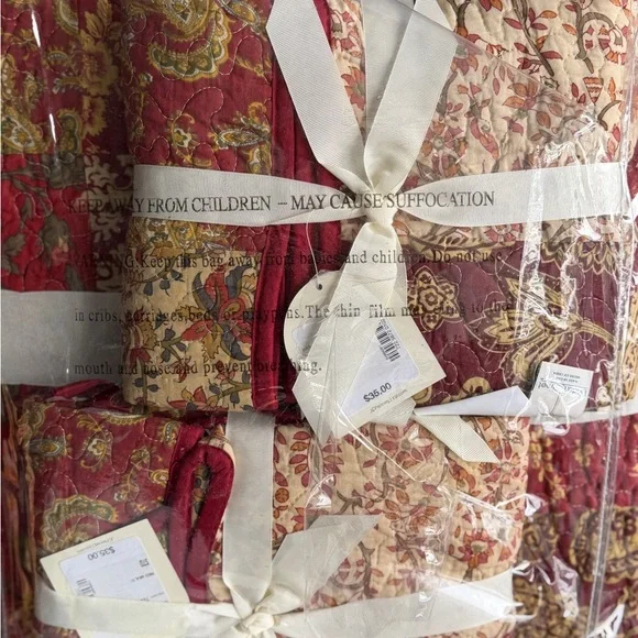 Stanfield/ JCPenney Quilt  and shams (2) Full/ Queen - Picture 6 of 8